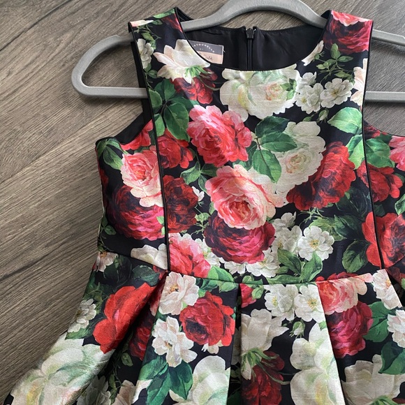 Pippa & Julie Girls Floral Dress - Picture 2 of 6